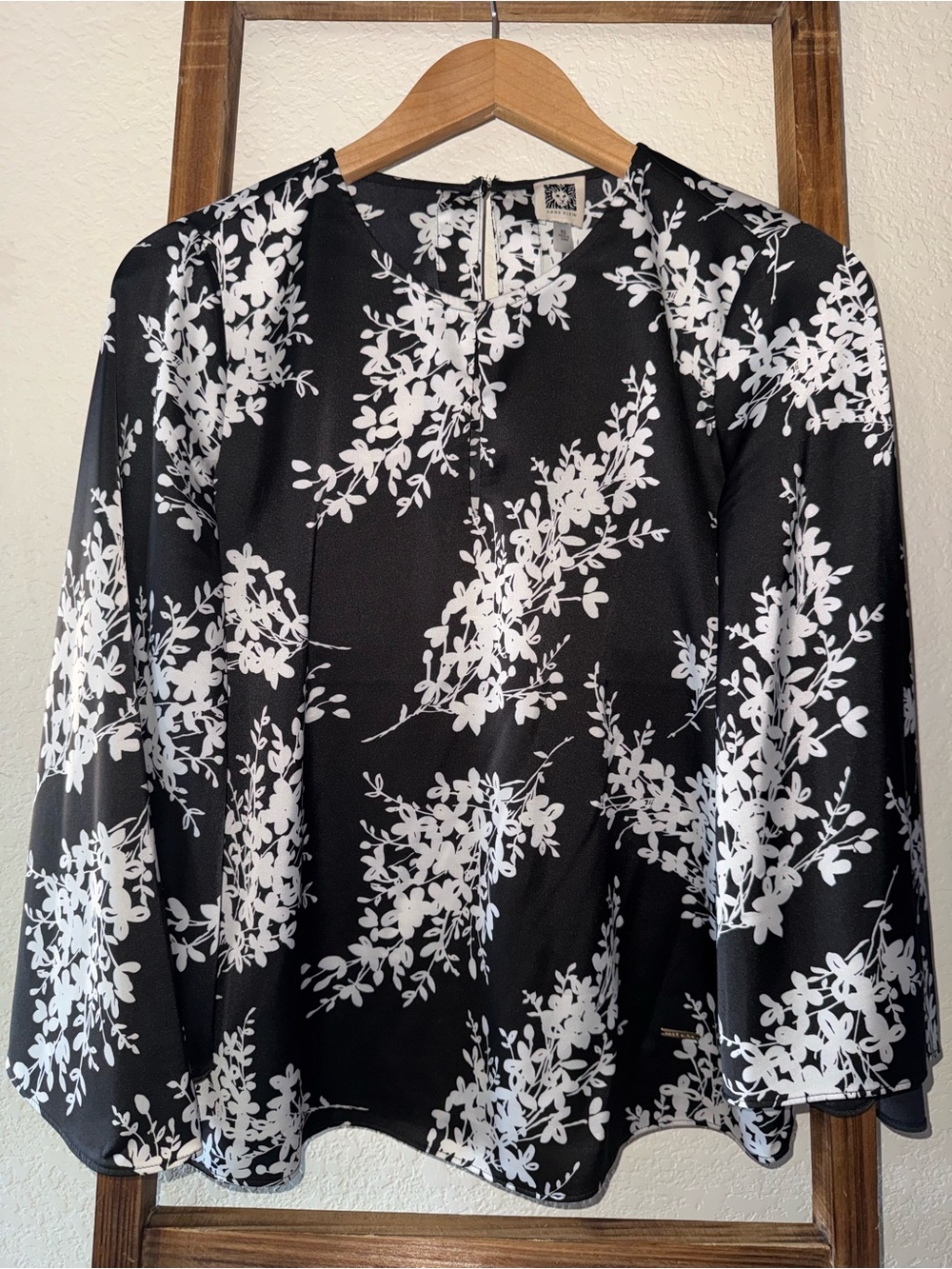 Anne Klein Black and White Floral Blouse XS Shabby Chic Dressy Elegant